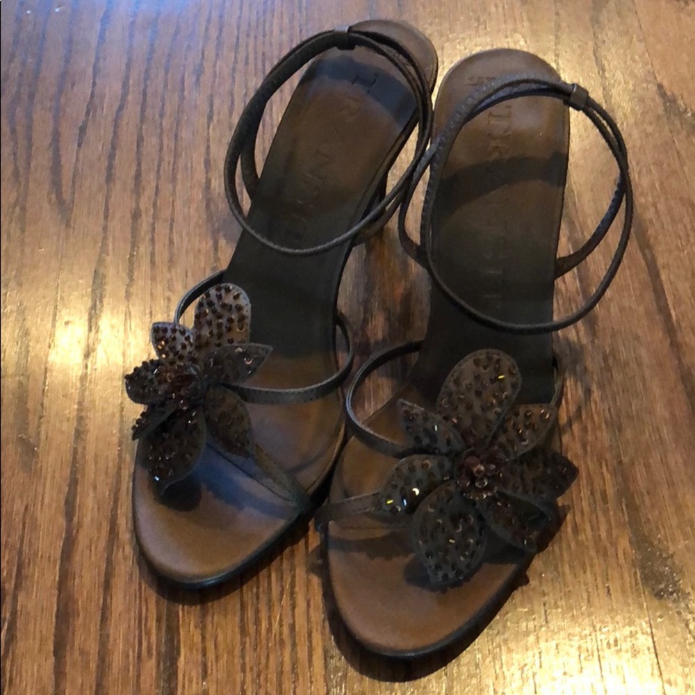 NY Transit Beaded Flower strap Heels